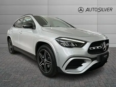 Usata Mercedes GLA250 Advanced Plus 163 CV (119 kW) 2023 Argento / metallizzato SUV