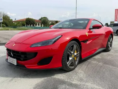 Usata Ferrari Portofino 600 CV (441 kW) 2019 Rosso corsa Cabrio