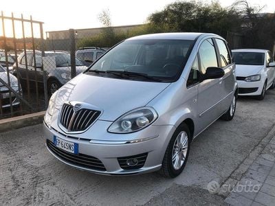 Usata Lancia Musa Gold 95 CV (69 kW) 2012 Argento Monovolume