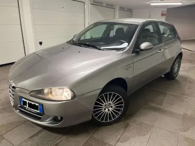 Begagnad Alfa Romeo 147 Progression 120 HK (88 kW) 2007 Grå Halvkombi