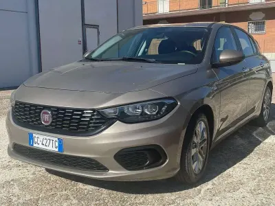 Usata Fiat Tipo Easy 95 CV (69 kW) 2020 Bronzo Berlina