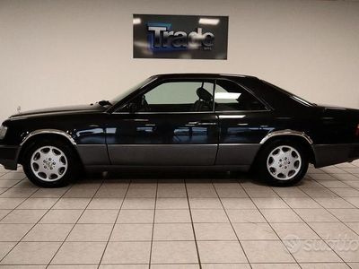 Usata Mercedes E300 220 CV (161 kW) 1990 Nero Coupé