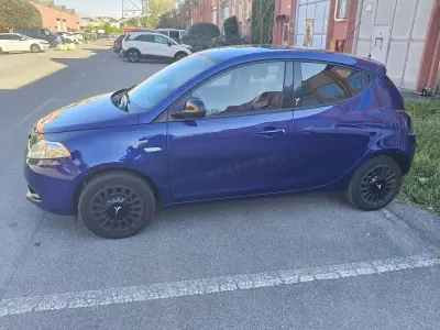 Usata Lancia Ypsilon 69 CV (50 kW) 2015 Utilitaria