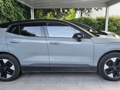 Usata Volvo EX30 Plus 75 kW (102 CV) 2024 Grigio SUV
