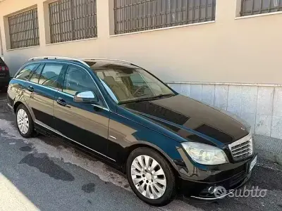 Usata Mercedes C220 Elegance 170 CV (125 kW) 2009 Nero Berlina