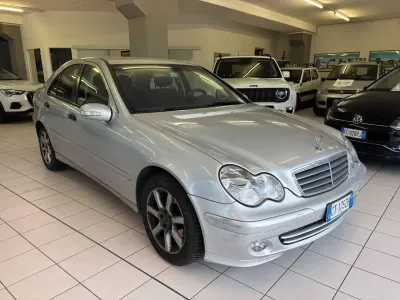 Usata Mercedes C220 Avantgarde 150 CV (110 kW) 2005 Other Berlina