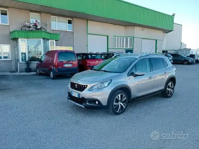 Usata Peugeot 2008 Allure 99 CV (72 kW) 2017 Grigio SUV