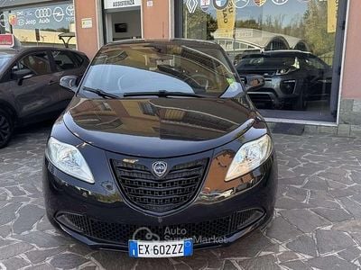 Usata Lancia Ypsilon Gold 69 CV (50 kW) 2014 Nero Utilitaria
