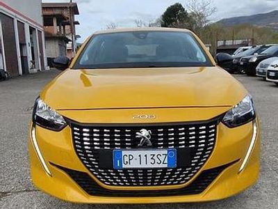 Arancione Usata 2023 Peugeot 208 Active Utilitaria | 14.000 € (Buon prezzo)