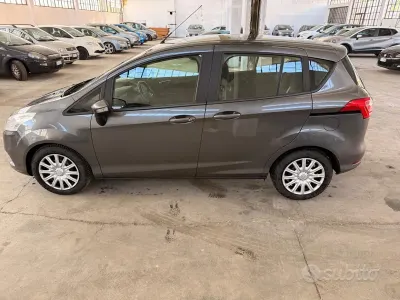 Usata Ford B-MAX Titanium 75 CV (55 kW) 2016 Grigio Monovolume