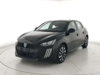 Usata Peugeot 208 Active 101 CV (74 kW) 2024 Nero Utilitaria