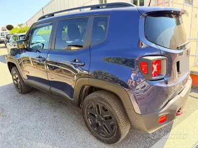 Usata Jeep Renegade Trailhawk 170 CV (125 kW) 2018 Bluazzurro SUV