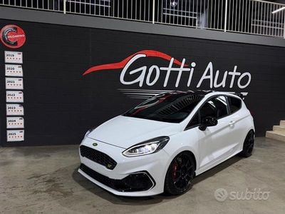 Begagnad Ford Fiesta ST 200 HK (147 kW) 2019 Vit Halvkombi