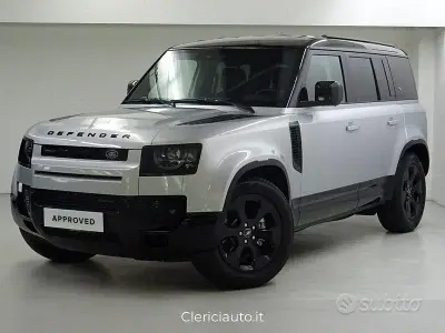 Usado Land Rover Defender SE Dynamic 249 HP (183 kW) 2023 Cinzento SUV