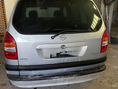 Usata Opel Zafira 101 CV (74 kW) 2000 Grigio Monovolume