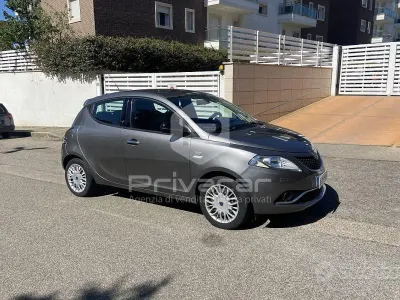 Usata Lancia Ypsilon Silver 69 CV (50 kW) 2017 Blu Utilitaria