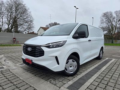 Usata Ford Transit Custom 137 CV (100 kW) 2024 Bianco Berlina