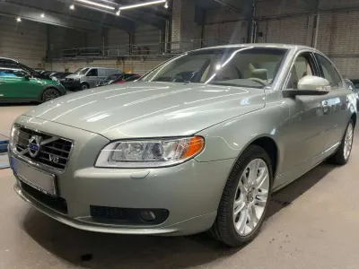 Usata Volvo S80 Summum 315 CV (231 kW) 2007 Willow green perlato Berlina