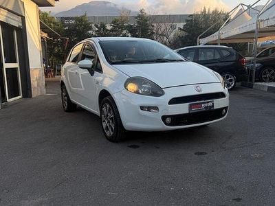 Usata Fiat Punto Easy 77 CV (56 kW) 2012 Bianco Utilitaria