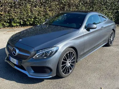 Usata Mercedes C180 AMG Line Premium 156 CV (114 kW) 2016 Grigio Coupé