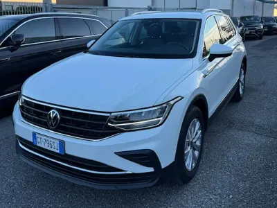 Usata VW Tiguan Life 150 CV (110 kW) 2024 Pure white SUV