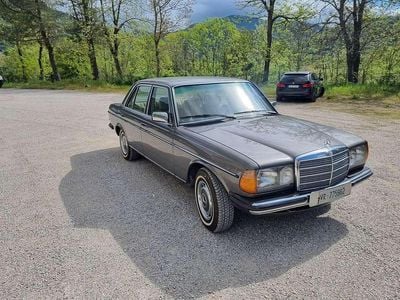 Usata Mercedes 200 109 CV (80 kW) 1987 Berlina