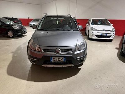 Usata Fiat Sedici Dynamic 119 CV (87 kW) 2010 Grigio SUV