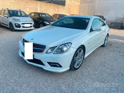 Usata Mercedes E250 Avantgarde 204 CV (150 kW) 2009 Bianco Coupé