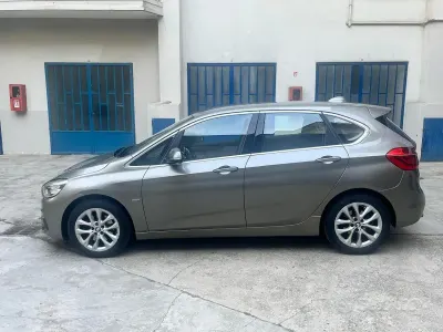 Usata BMW 220 Active Tourer Luxury Line 190 CV (139 kW) 2015 Grigio Monovolume