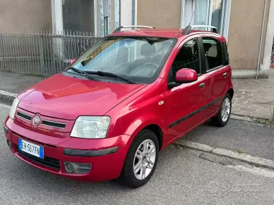 Usata Fiat Panda Emotion 69 CV (50 kW) 2011 Rosso Utilitaria