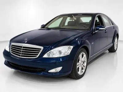 Usata Mercedes S500 Avantgarde 386 CV (283 kW) 2007 Blu Berlina