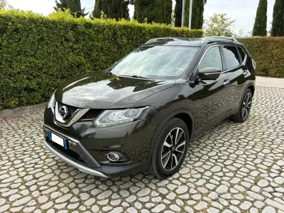 Usata Nissan X-Trail Tekna 131 CV (96 kW) 2015 Verde SUV