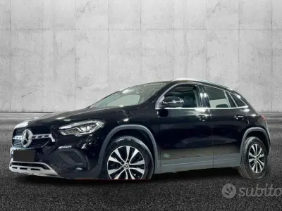 Usata Mercedes GLA200 Business 150 CV (110 kW) 2020 Nero SUV