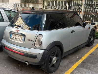 Usata Mini ONE 75 CV (55 kW) 2003 Grigio Utilitaria