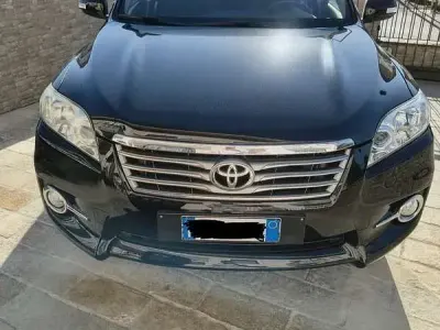 Usata Toyota RAV4 150 CV (110 kW) 2011 SUV
