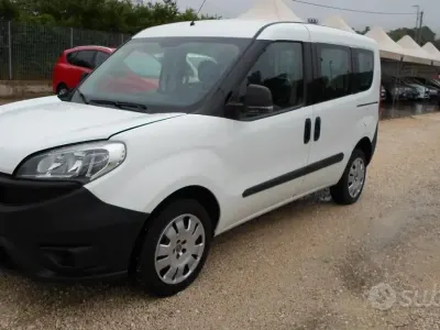 Usata Fiat Doblò 95 CV (69 kW) 2021 Bianco Monovolume