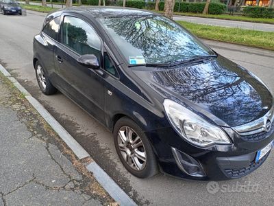 Usata Opel Corsa 85 CV (62 kW) 2011 Nero Utilitaria