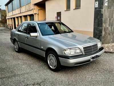 Usata Mercedes C200 136 CV (100 kW) 1995 Grigio Berlina