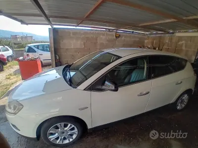 Usata Lancia Delta Gold 120 CV (88 kW) 2013 Bianco Utilitaria