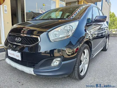 Usata Kia Venga 90 CV (66 kW) 2015 Nero Utilitaria