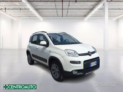 Usata Fiat Panda 4x4 S 86 CV (63 kW) 2017 Bianco pastello Utilitaria
