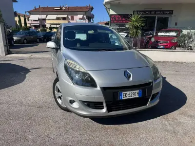 Usata Renault Scénic Luxe 110 CV (80 kW) 2012 Grigio Monovolume