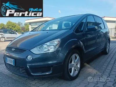 Usata Ford S-MAX Titanium 140 CV (102 kW) 2007 Grigio Monovolume