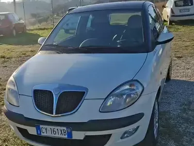 Usata Lancia Ypsilon 60 CV (44 kW) 2006 Utilitaria