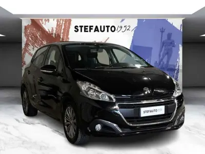 Usata Peugeot 208 Access 82 CV (60 kW) 2018 Nero Utilitaria