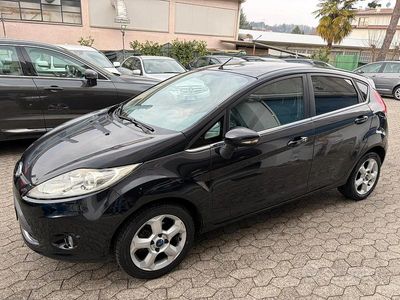 Usata Ford Fiesta Titanium 95 CV (69 kW) 2010 Nero Utilitaria