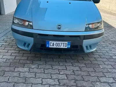 Usata Fiat Punto 60 CV (44 kW) 2002 Blu Utilitaria