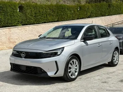 Usata Opel Corsa Edition 101 CV (74 kW) 2025 Grigio Utilitaria