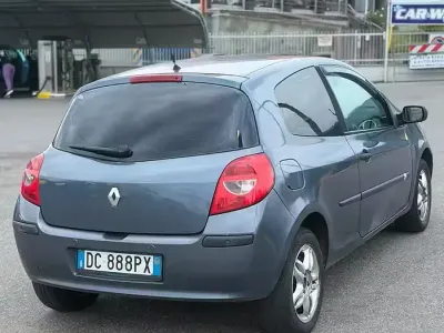 Brugt Renault Clio II 75 HK (55 kW) 2006 Grå
