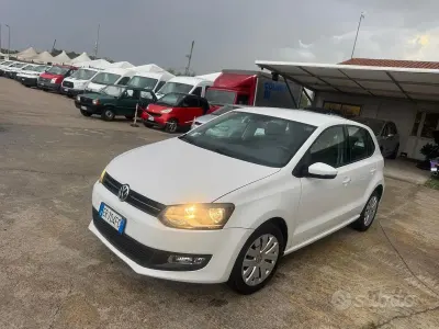 Usata VW Polo Comfortline 75 CV (55 kW) 2013 Bianco Utilitaria